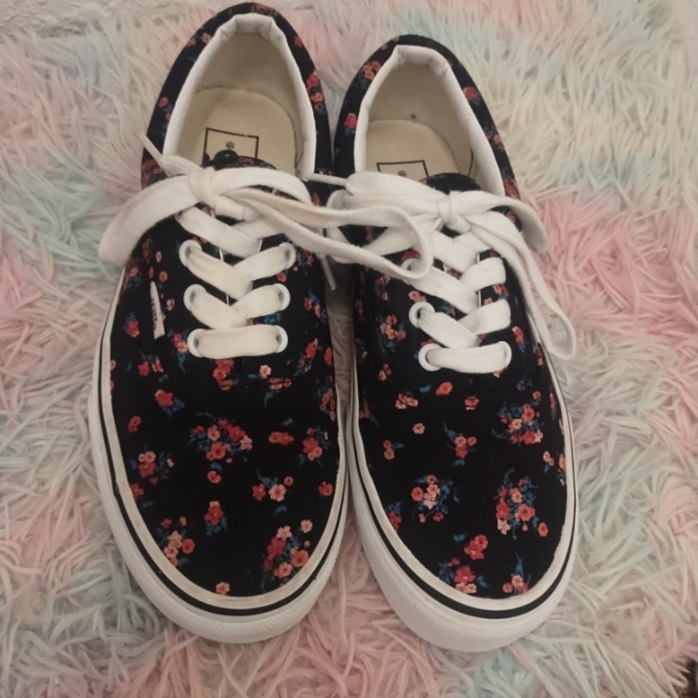 Floral vans size 6 Men or 7.5 women